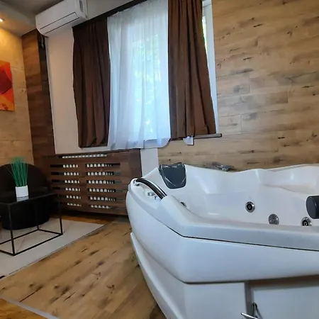 Stan Na Dan D Lux Jacuzzi 公寓 *