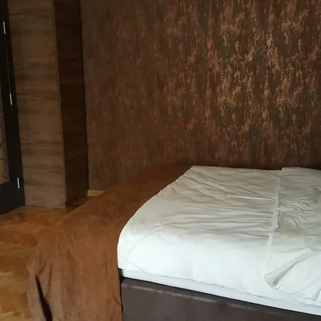 Stan Na Dan D Lux Jacuzzi 克拉古耶瓦茨