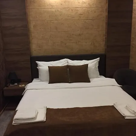 Stan Na Dan D Lux Jacuzzi * 克拉古耶瓦茨